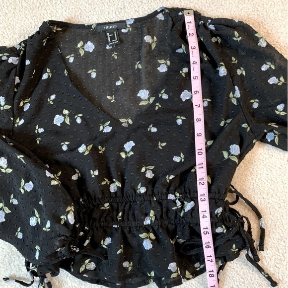 Forever 21 Boho Floral Blouse Top Women Medium Black Textured - Picture 4 of 8